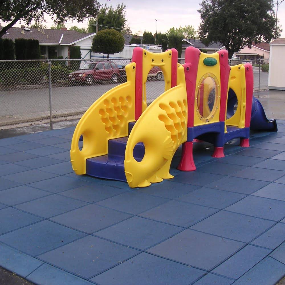 Black Interlocking Playground Tiles, 4 Pack F285