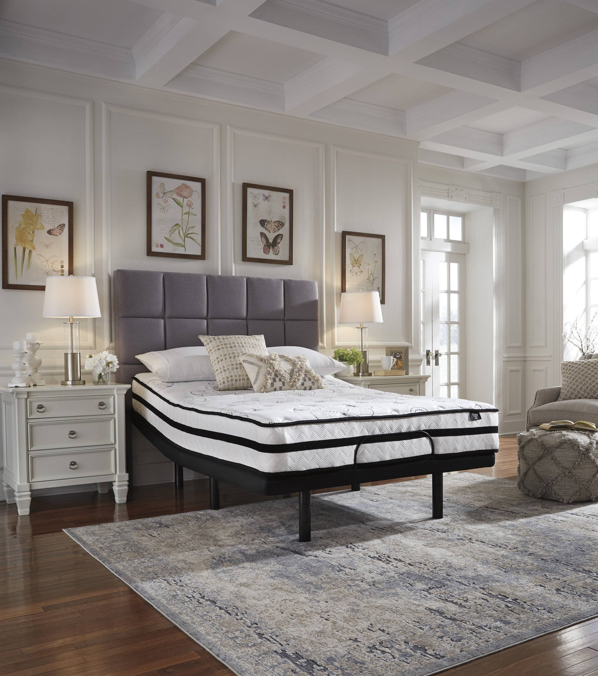 King Hybrid Mattress C93564