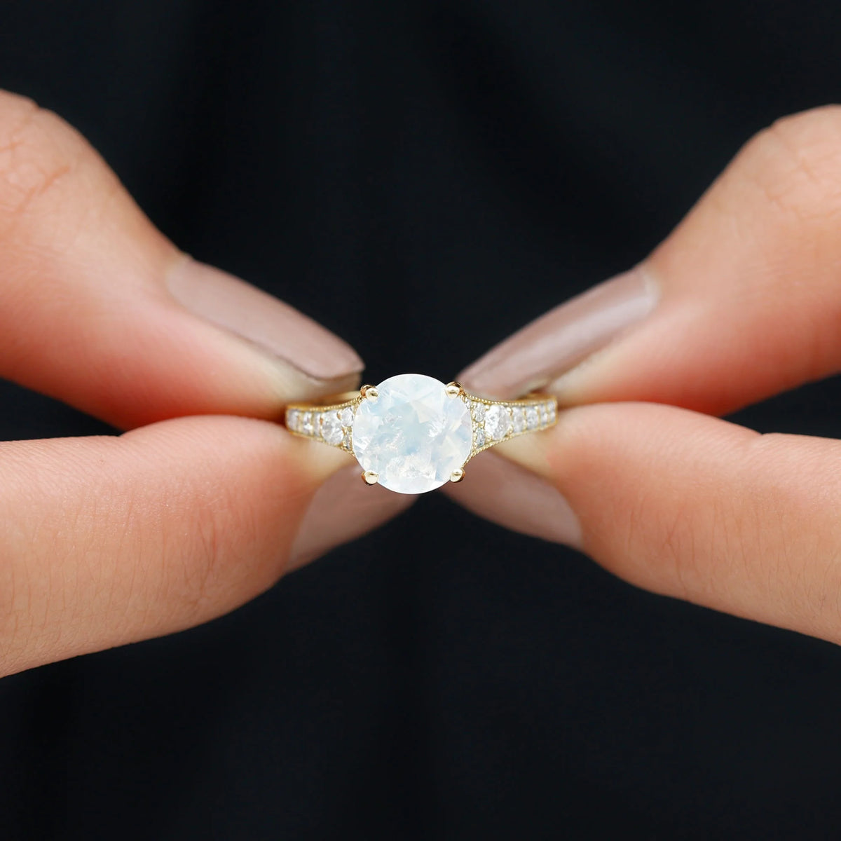 14K Yellow Gold Solitaire Ring with Diamond Q839583