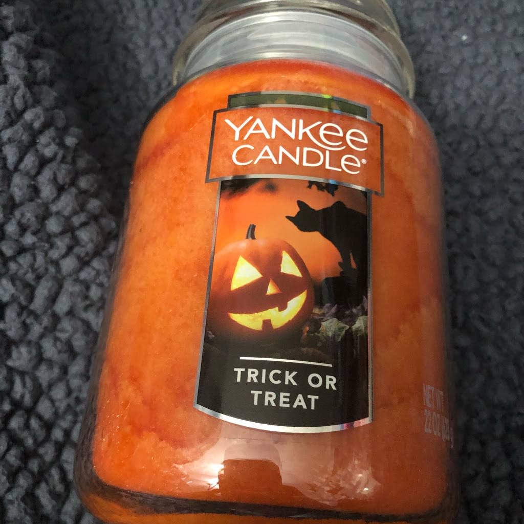 Large Jars 22 oz. Trick or Treat Candle P37465