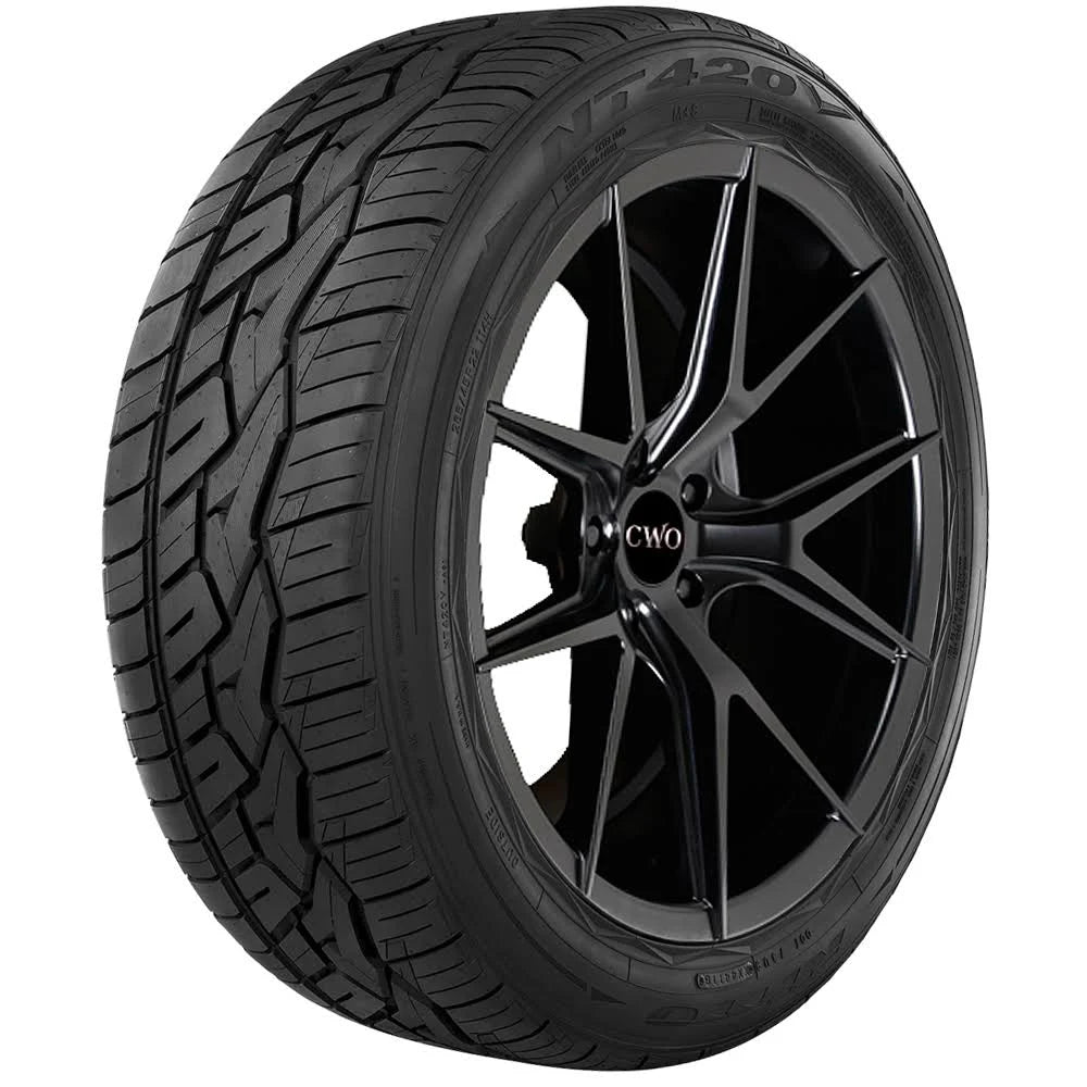 275/55R20 117H Light Truck Tire W86965