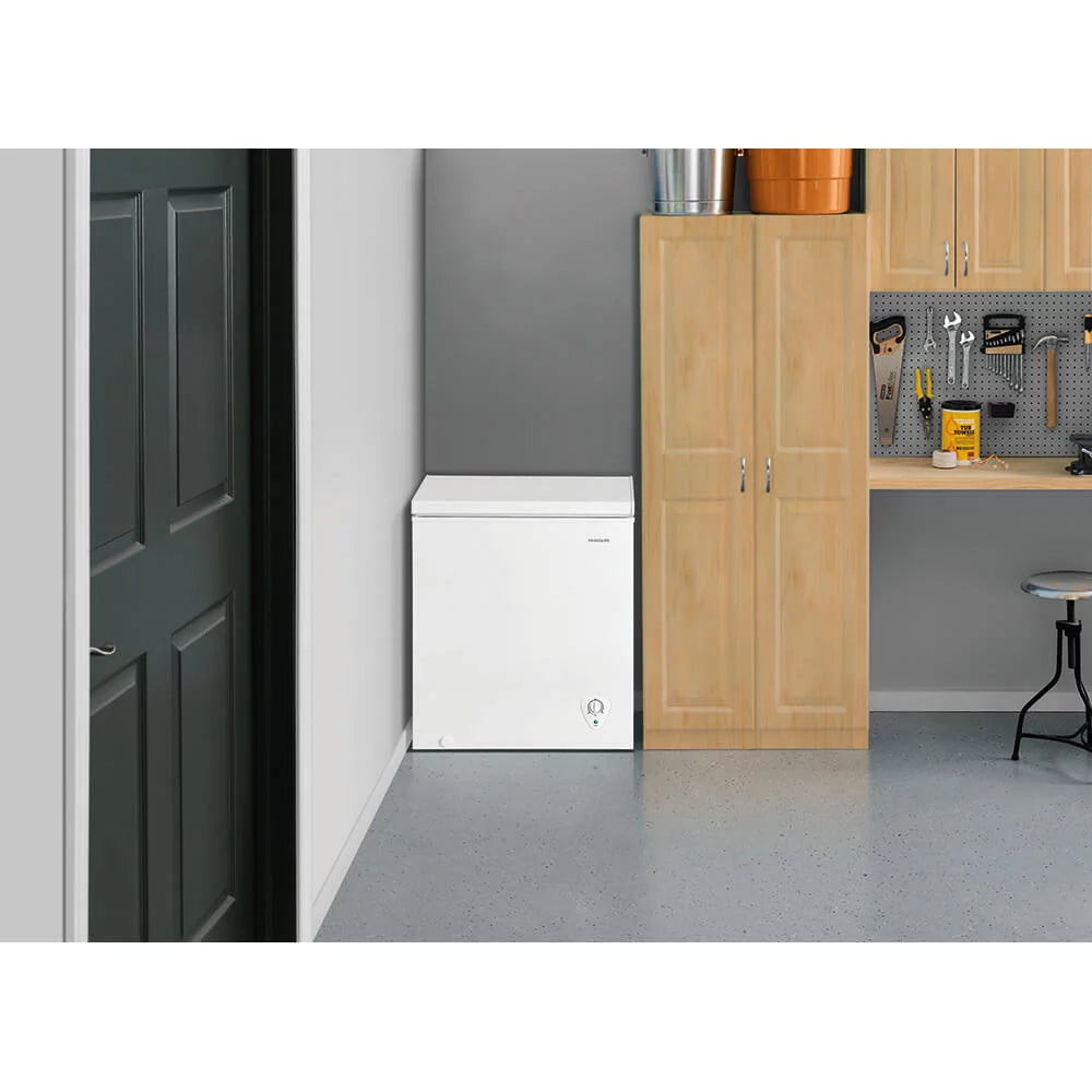 5 Cu. Ft. White Chest Freezer N6863