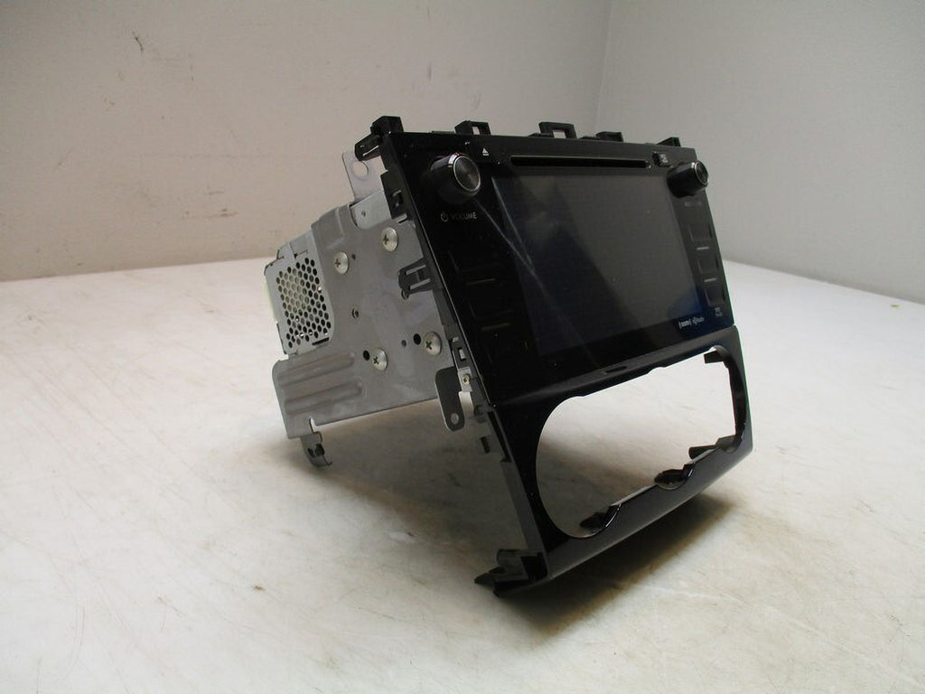 Pre-Owned Subaru Forester Radio Receiver CD Player Navigation Display W130
