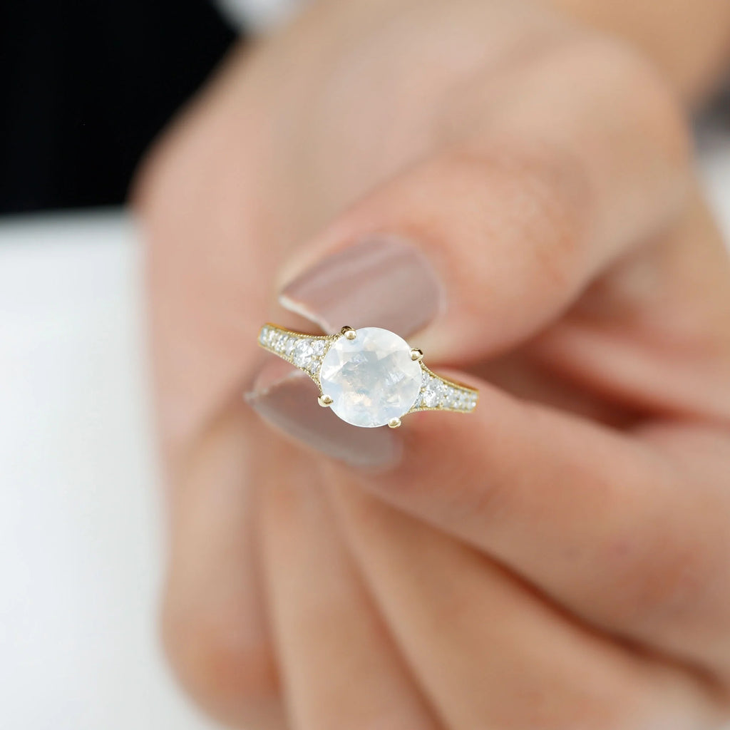 14K Yellow Gold Solitaire Ring with Diamond Q839583