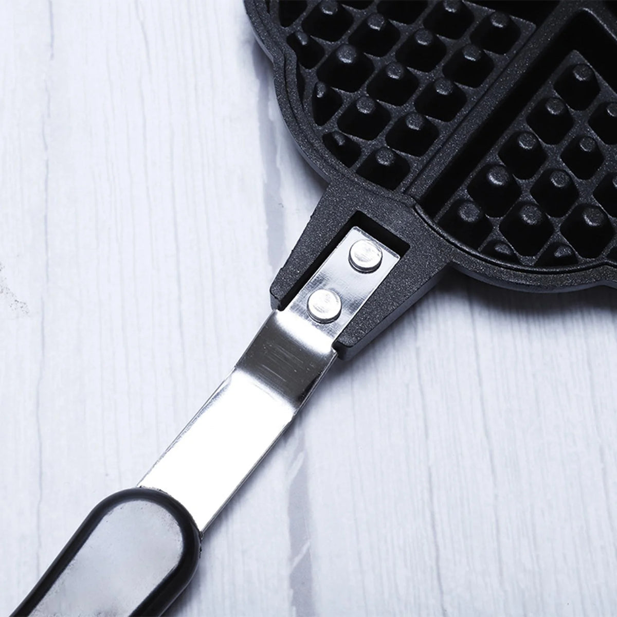 6 inch Waffle Maker Cookware B10500