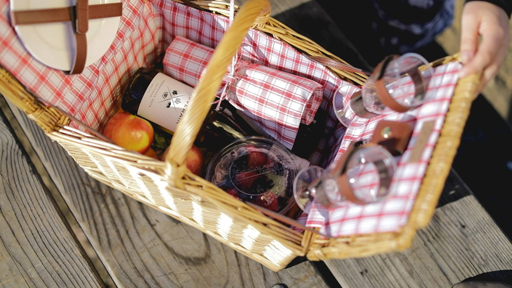 Red/White Plaid Willow Basket K403907